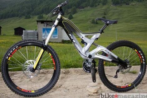 2009-gt-fury-mountain-bike.jpg